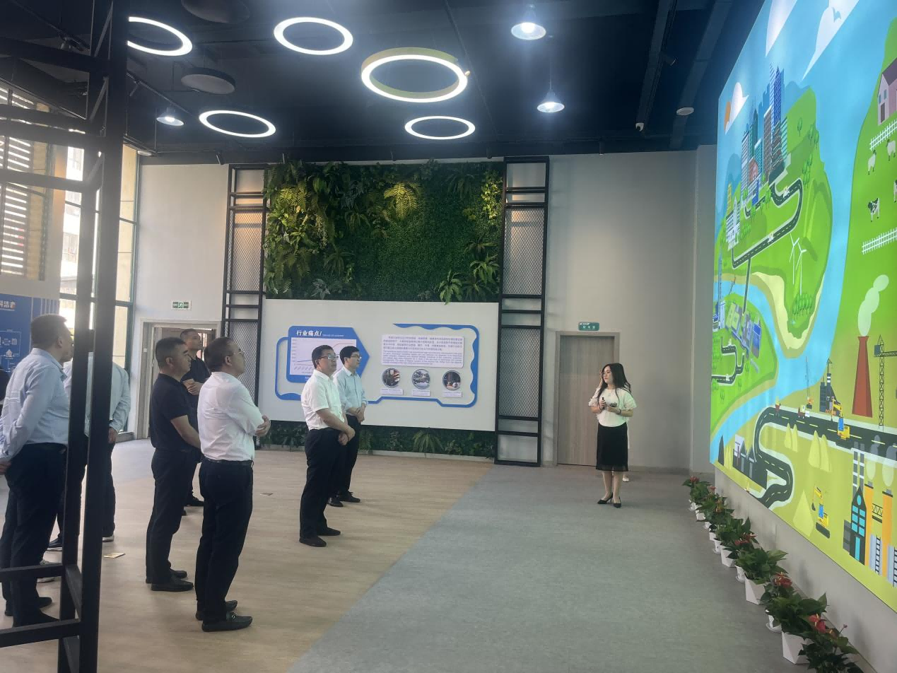 宜春市政协欧阳昕副主席一行莅临我司视察指导“危险废弃物的监管和处置”相关工作